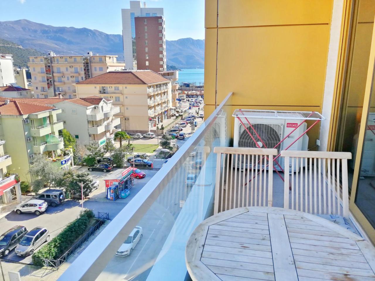 Sea Breeze Lux Apartments Budua Esterno foto