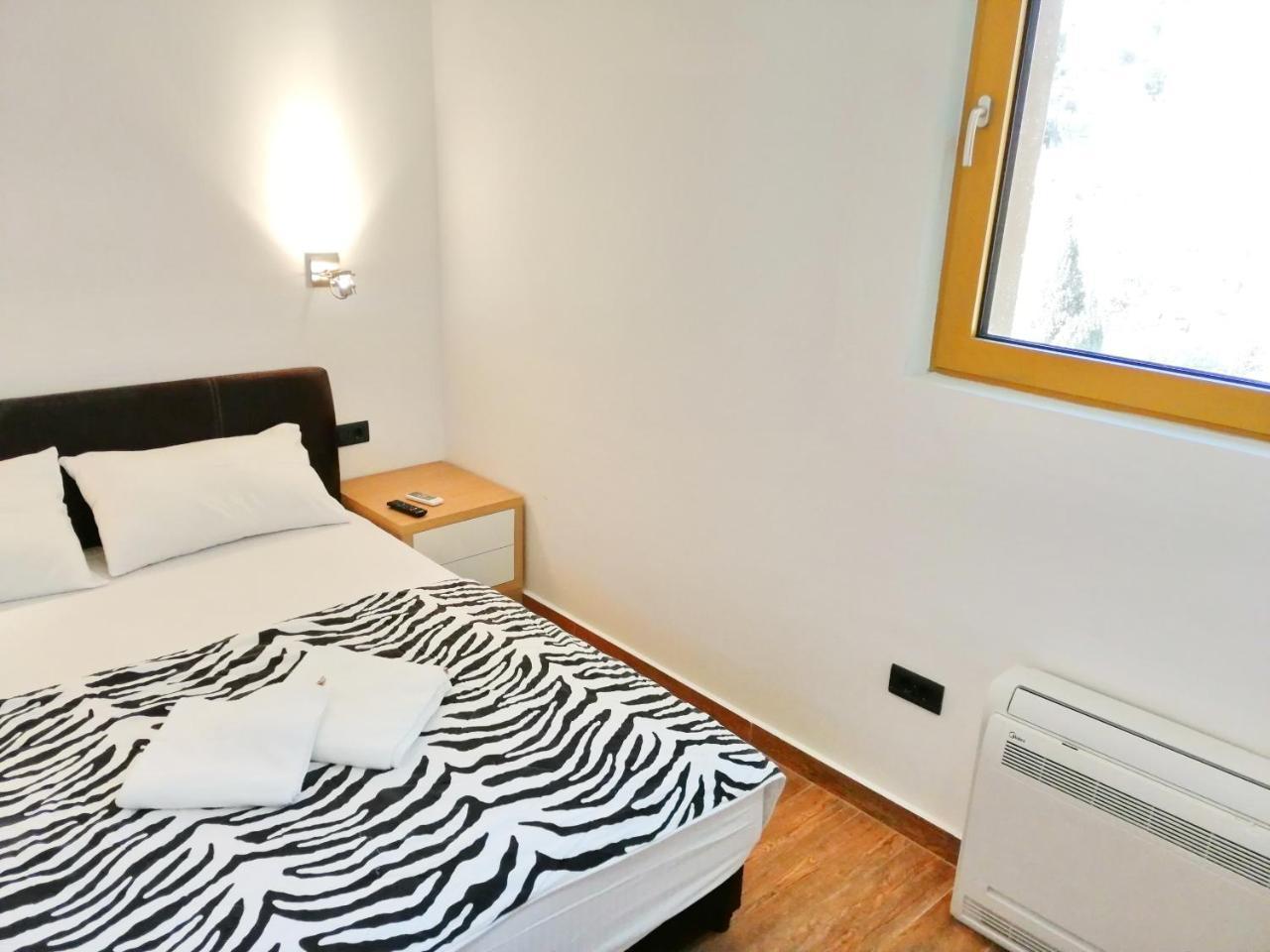 Sea Breeze Lux Apartments Budua Esterno foto